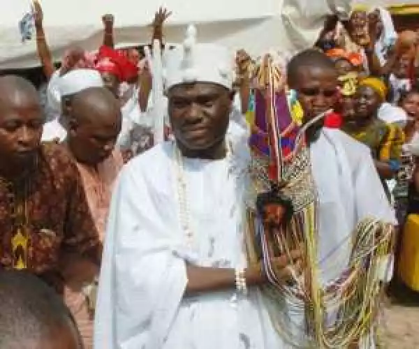 Photos: Ooni Of Ife Makes 1st Public Appearance A Day After Secret Crowning